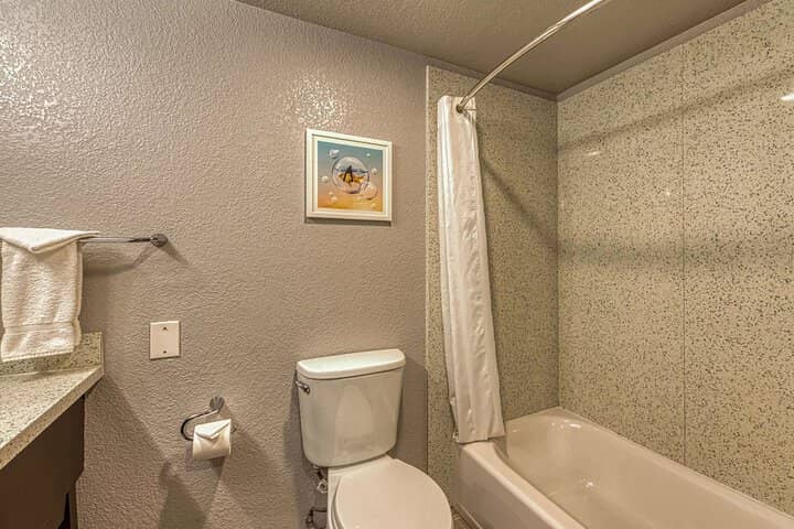 Room 52 of 150
