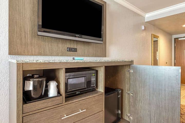 Room 21 of 150