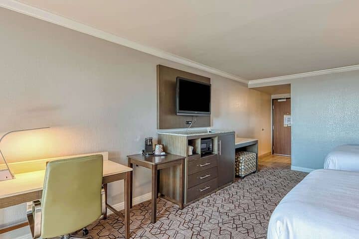 Room 32 of 150