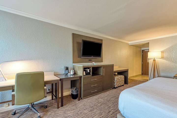 Room 58 of 150