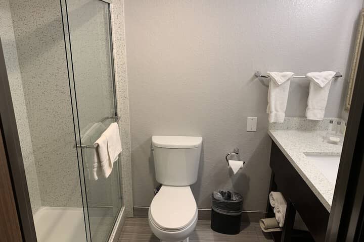 Room 106 of 150
