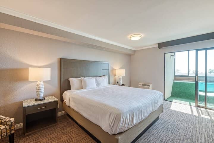 Room 9 of 150
