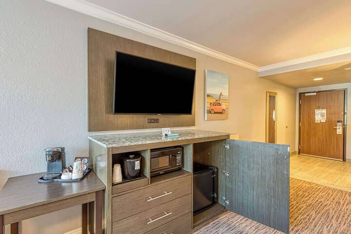 Room 72 of 150