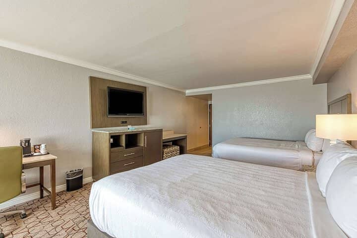 Room 33 of 150
