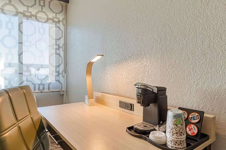 Room 27 of 150